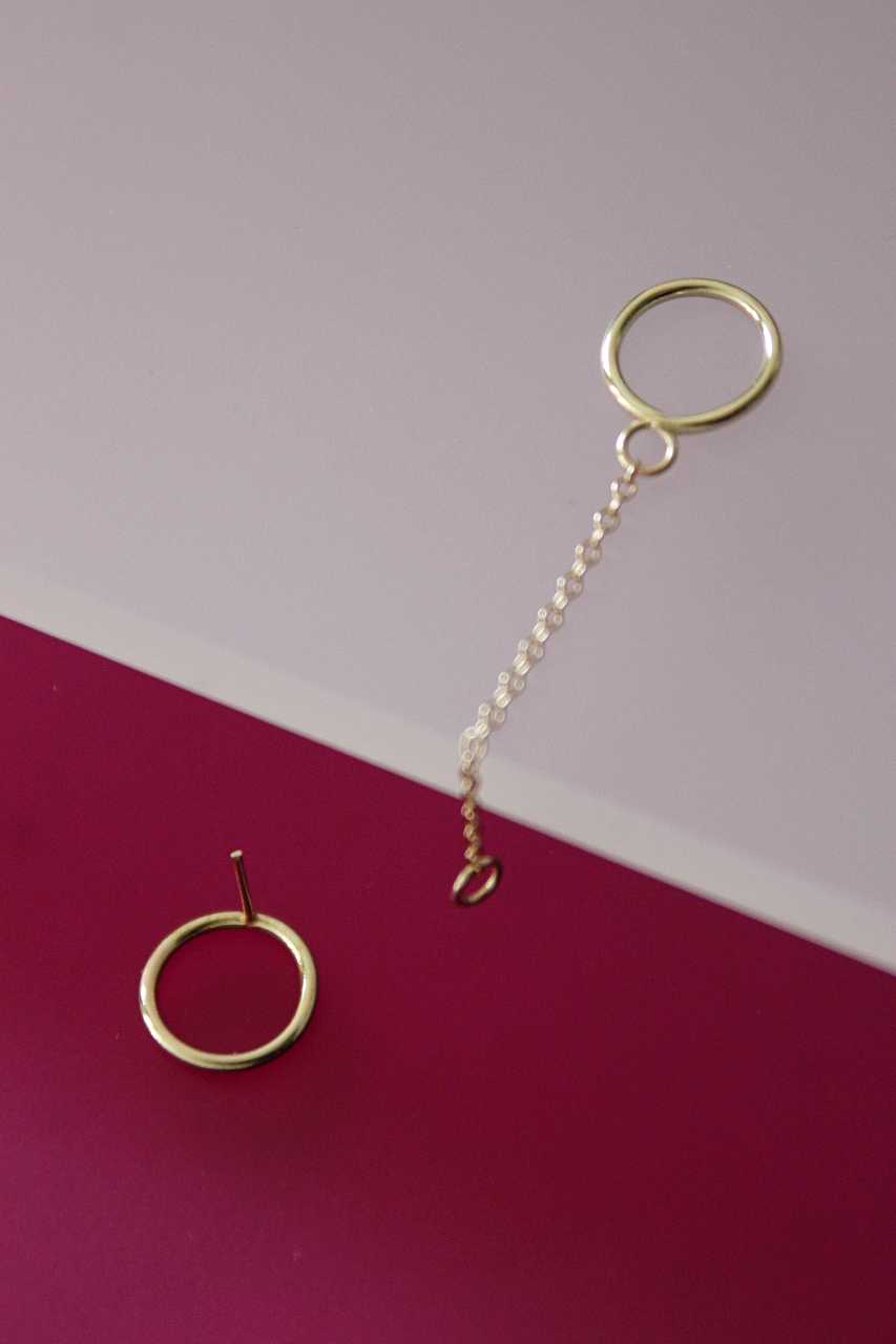 8. (14k goud, oorbel + oorbelhanger)