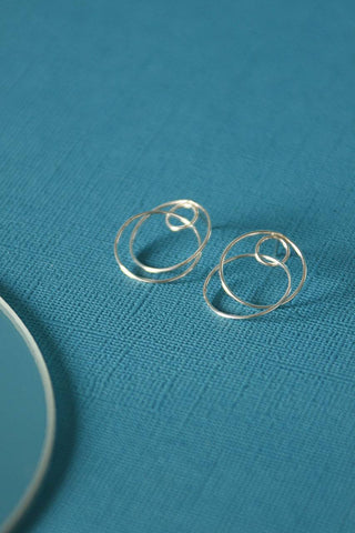 Ohrring Oval Klein | silberne Locke