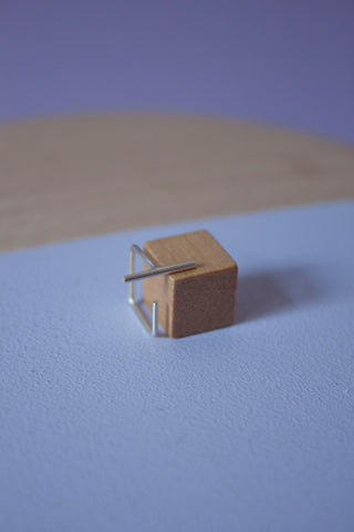 Earring Cube Small | Surprising detail