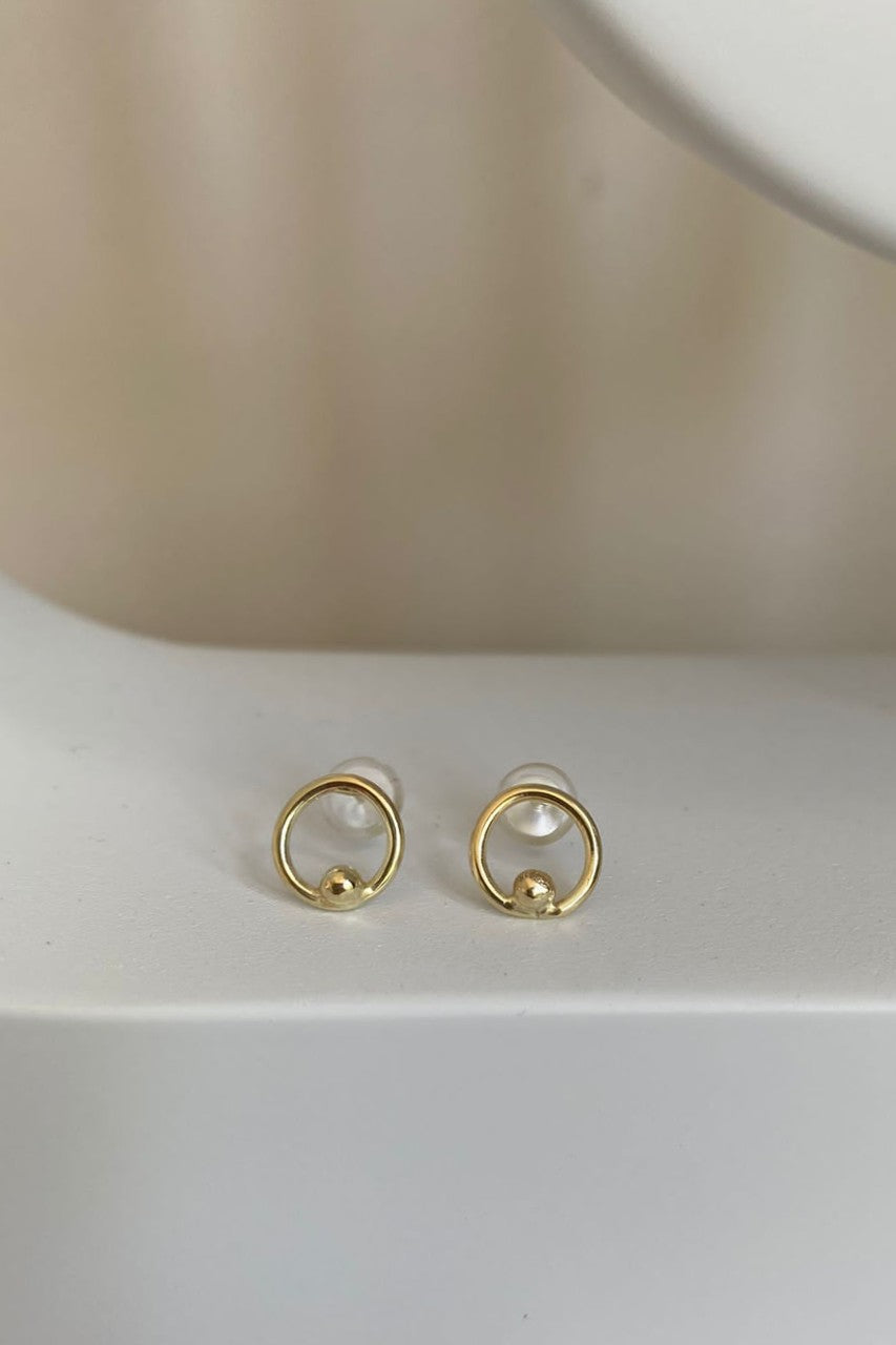 Earring Inner Dot | Simplistic beauty